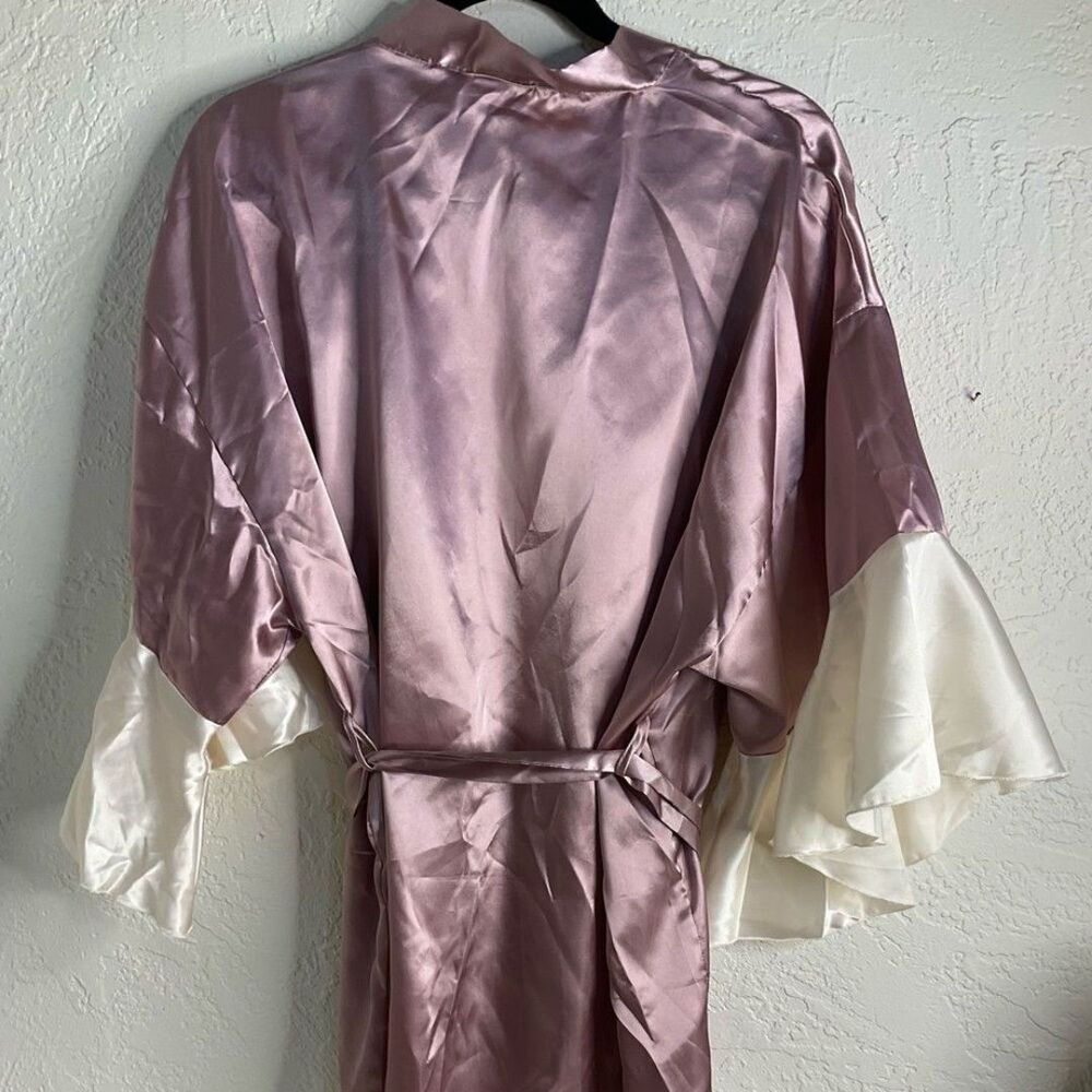 Pink Robe - Picture 3 of 6